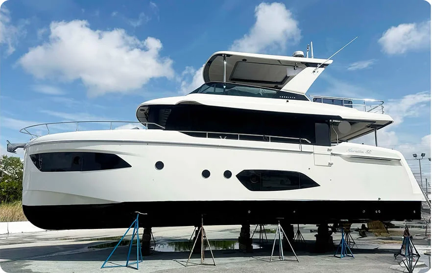 Luxury yacht with professional bottom painting and antifouling coating in Fort Lauderdale